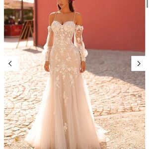 Elegant White Lace Bridal Gown